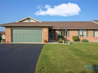 1916 Stonehedge Dr, Findlay, OH 45840