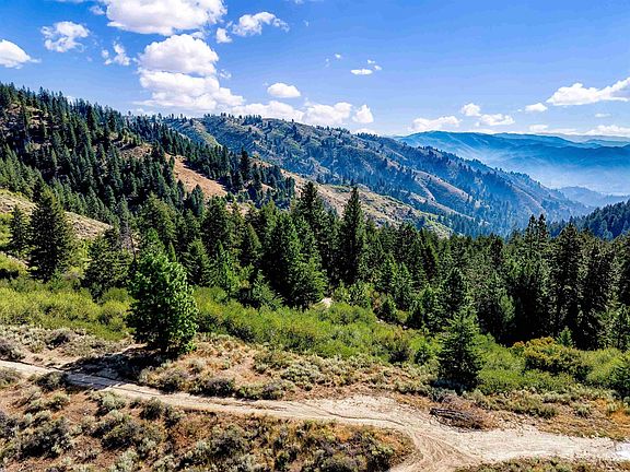 4th image of Shaw Mountain Rd