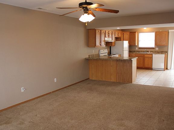 4th image of 5550-5596 N White St #382C0638A