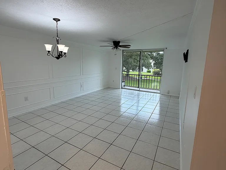 810 Oakgrove Dr #281 — Photo 3