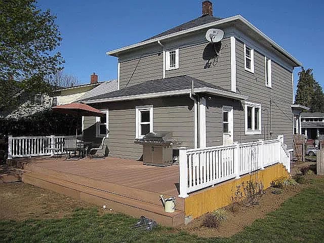 2nd image of 1324 NE Jarrett St