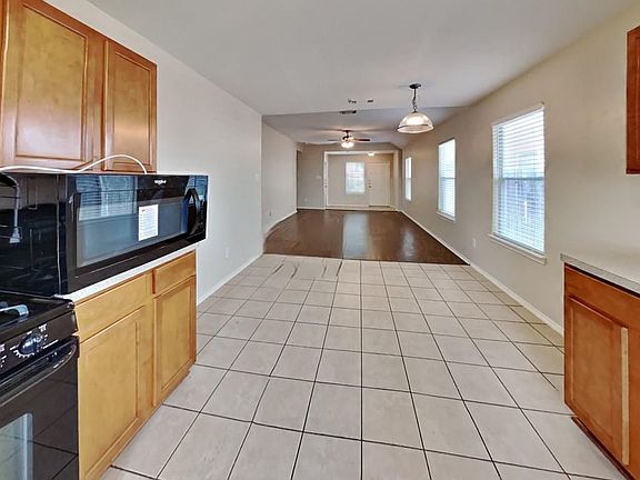 5th image of 14419 Hillard Green Ln