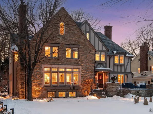 2116 W Lake Of The Isles Pkwy, Minneapolis, MN 55405