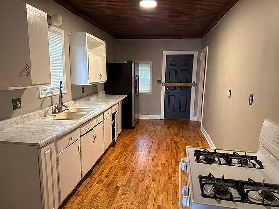 3rd image of 4530 Virginia Ave
