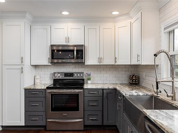 5th image of 8421 Orient Way NE