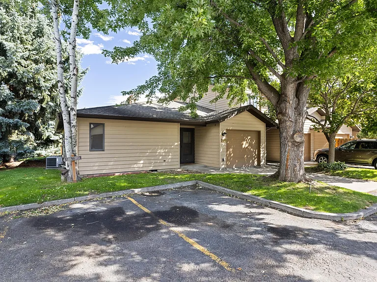 1711 W Koch St — Photo 9