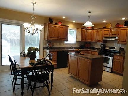 Eat In Kitchen
						:
						Table sits up to 6 people stainless steel appliances included