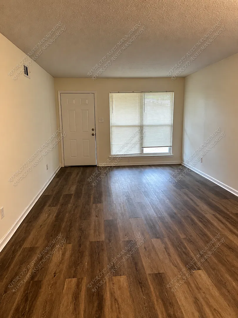 2947 Carnes Avenue — Photo 2