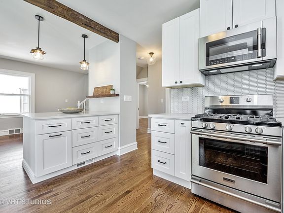5th image of 819 Forest Ave