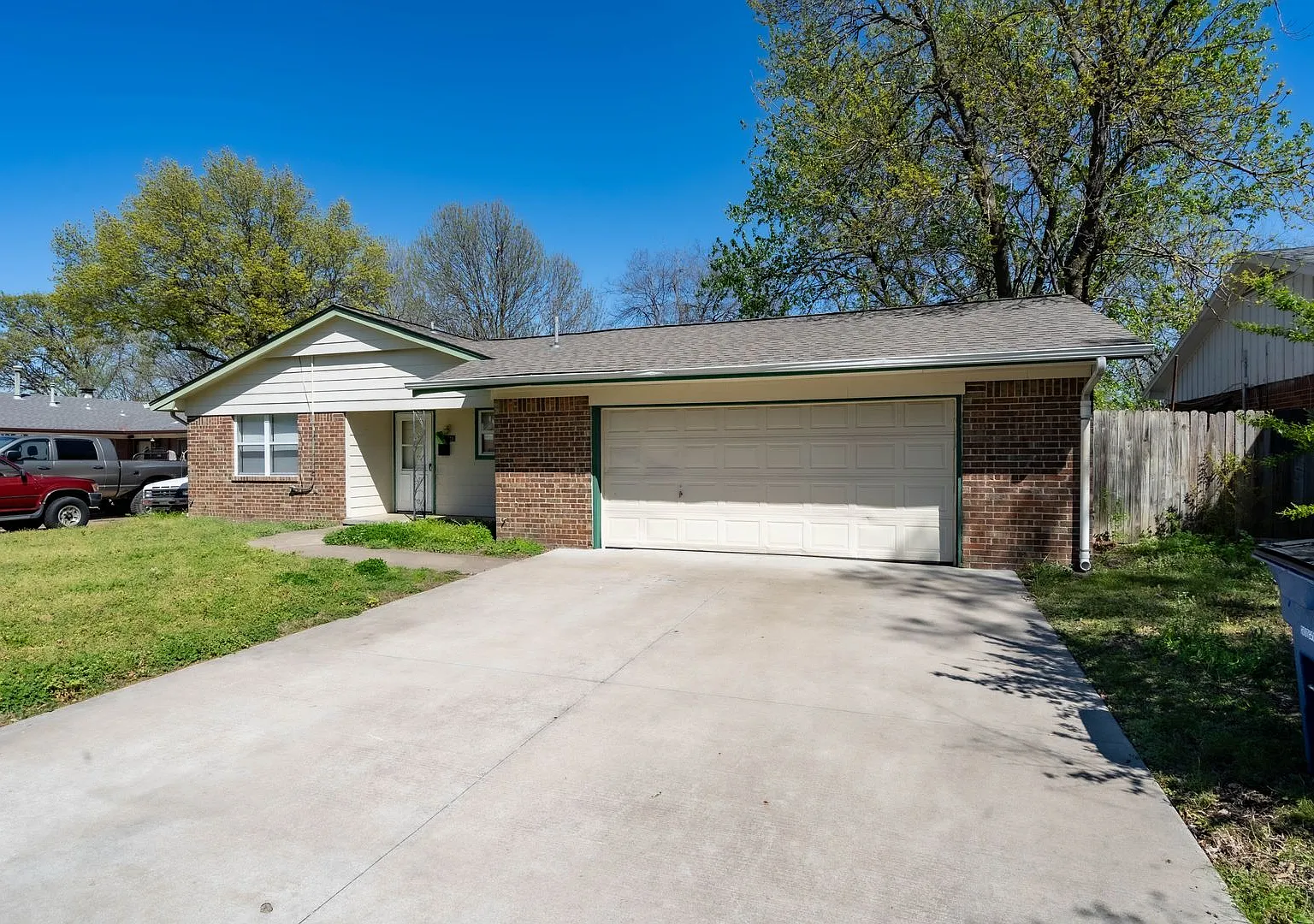 3 Bed | 2 Bath in Central Tulsa! — Photo 2