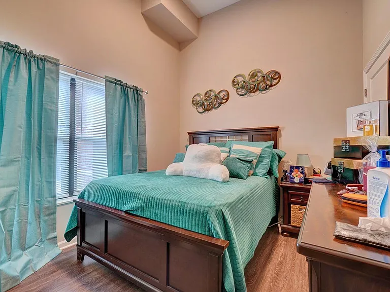 Holley Pointe — Photo 23