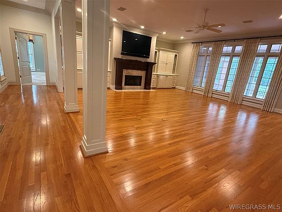 3rd image of 2755 Plantation Pl