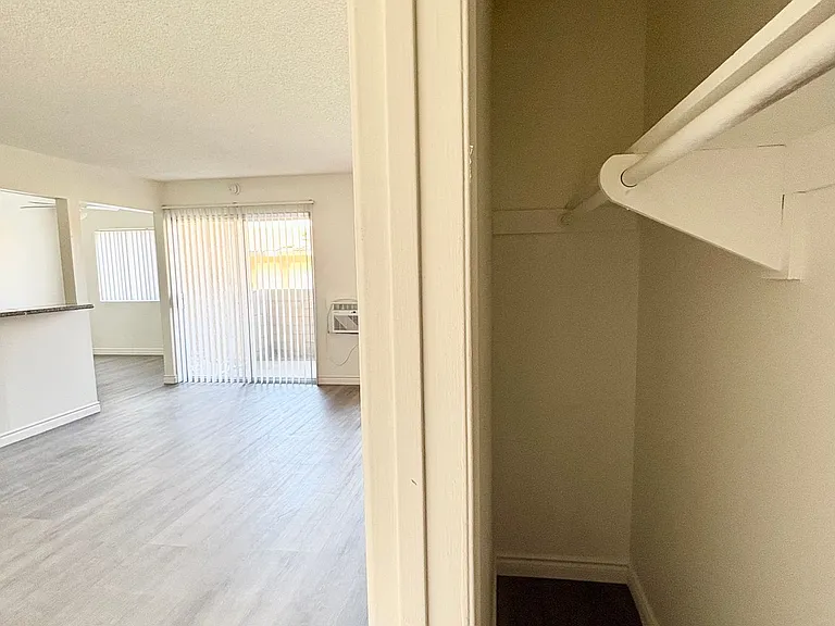El Centrico Apartments — Photo 33