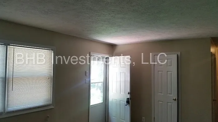 6471 Scenic Ct photo 1