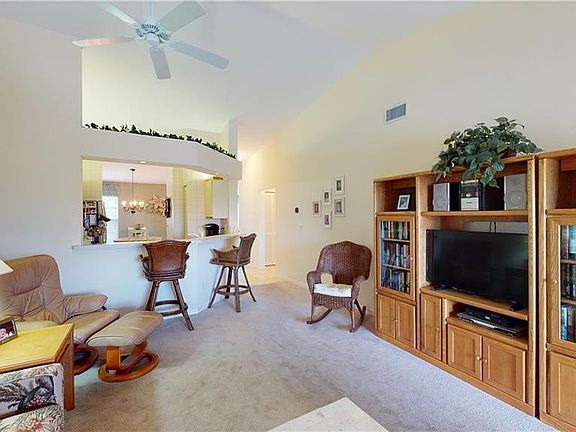4th image of 874 Tanbark Dr APT 201