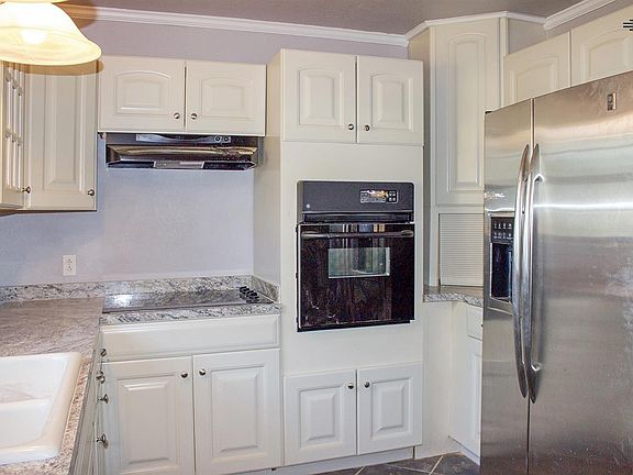 5th image of 1521 Chuckwagon Dr