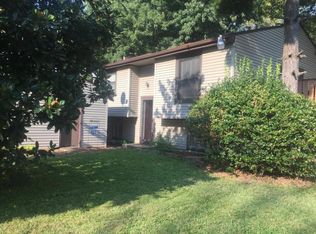 8517 Coco Ct, Louisville, KY 40219