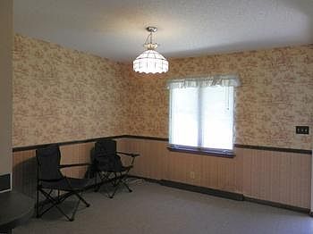 Lots of room in the dining room area