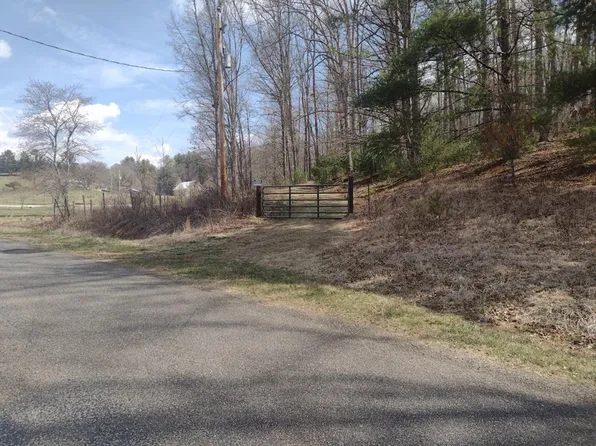 LOT 31 And 32b Red Hill Rd, Hillsville, VA 24343