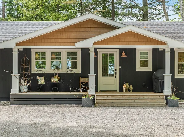 1028 Creswell Ln, Kewadin, MI 49648