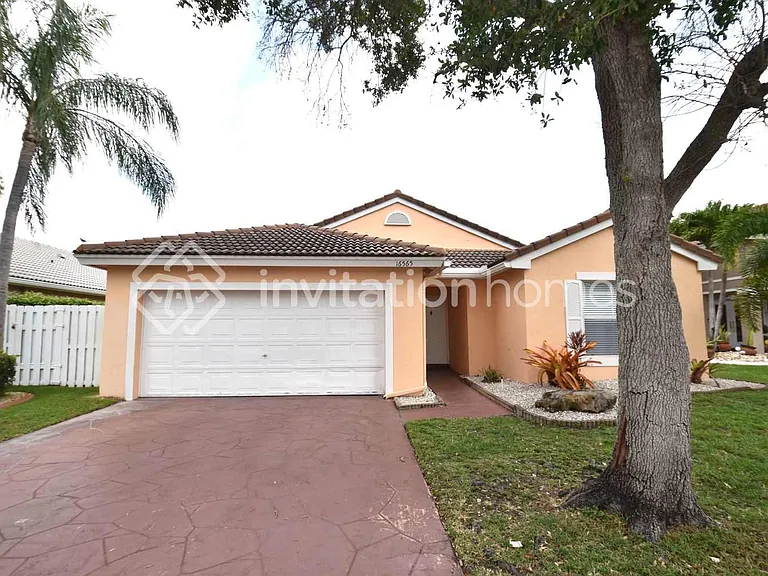 16565 NW 6th St — Photo 1