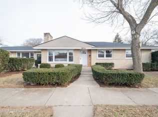 3924 Church St, Evanston, IL 60203