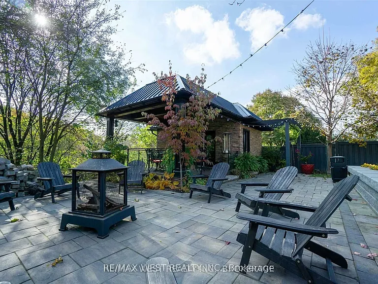 393 Maple Leaf Dr — Photo 18