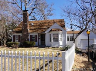 16 Windsor Dr, Belleville, IL 62223