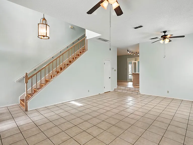 19415 Encino Smt — Photo 6