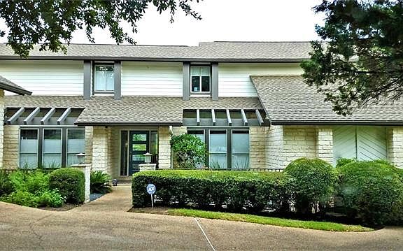 3rd image of 10203 Lockerbie Ct