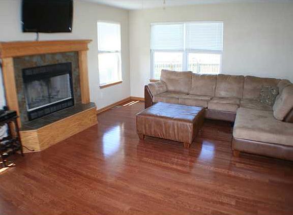 2nd image of 2512 N Mainsgate Dr