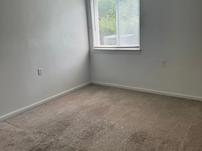 1700-1790 Liberty Ln — Photo 32