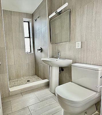 3rd image of 9 Central Park N #24