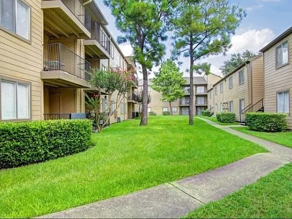 Wood Trail Apartments — Photo 1