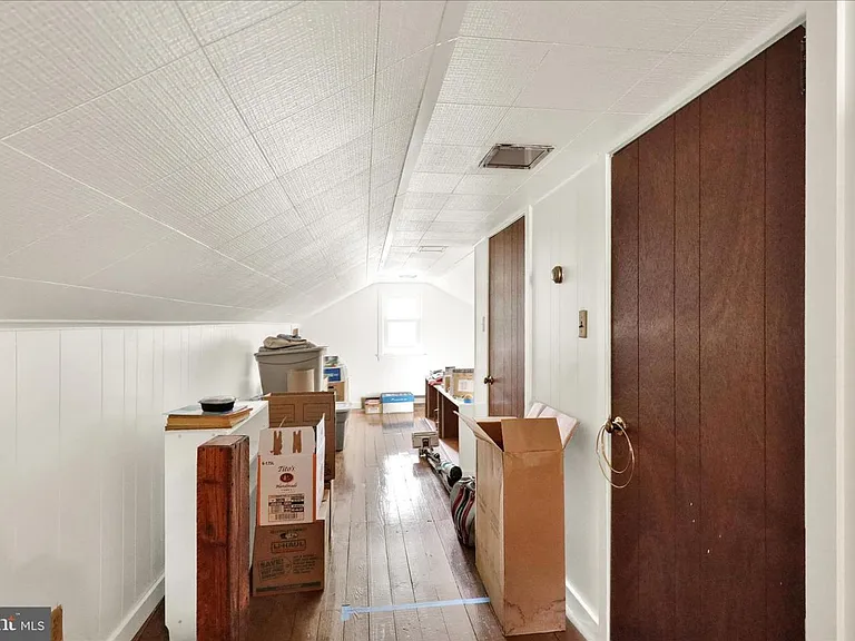 41 W College Ave — Photo 27