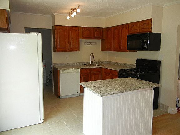5th image of 830 N Karle St