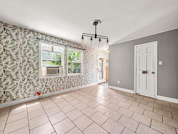 4th image of 899 Swanson Rd