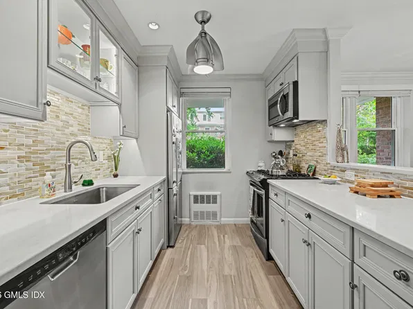 3 Putnam Hill Rd #1K, Greenwich, CT 06830