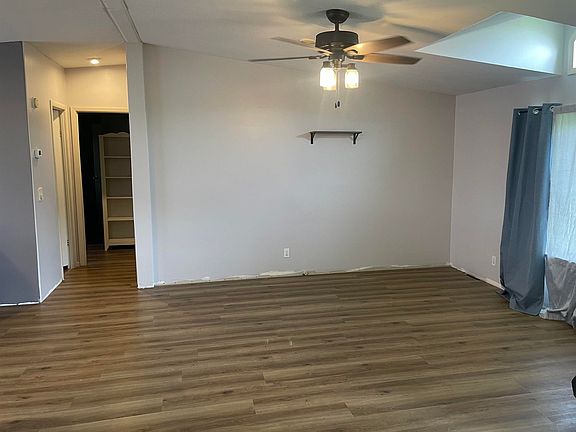 2nd image of 38 Seth Ct
