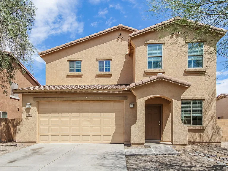 6829 S 68th Ln — Photo 1
