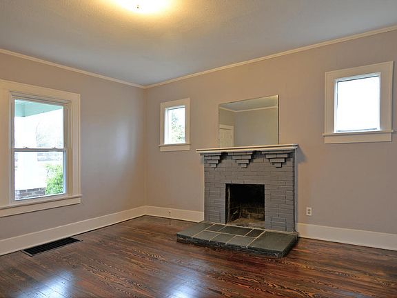 5th image of 421 Higgins Ave