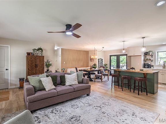 5th image of 1006 Dearmore Ct