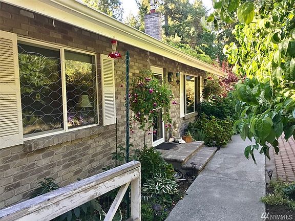 2nd image of 10104 109th Ave