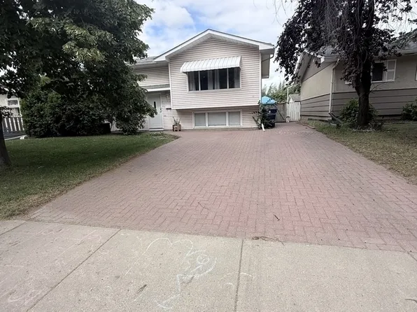 242 Carleton Dr, Saskatoon, SK S7H 4C1