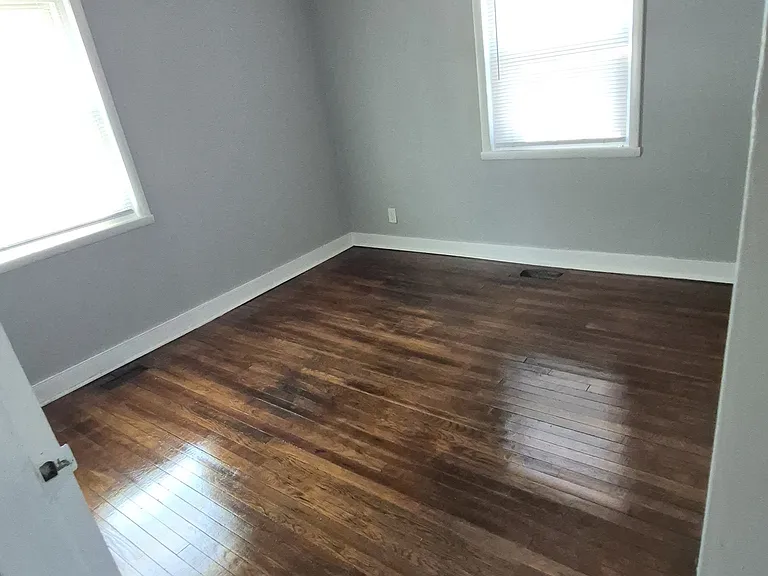 2505 Redwood Ave — Photo 16