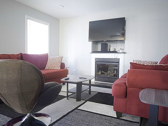 4th image of 775 Welch St SW