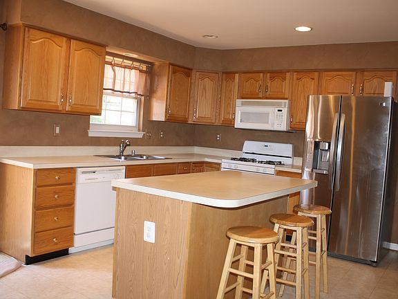 2nd image of 14938 Highland Meadow Ct