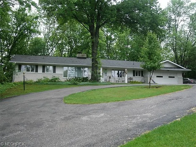 3517 Trails End Dr photo 1