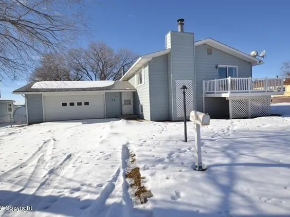 138 3rd Ave, Newcastle, WY 82701