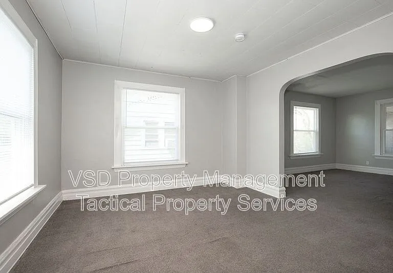 8204 Vineyard Ave #UP — Photo 11